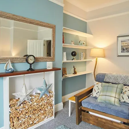 Apartment Host & - The First Port Of Call