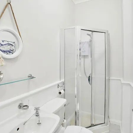 Apartment Host & - The First Port Of Call *