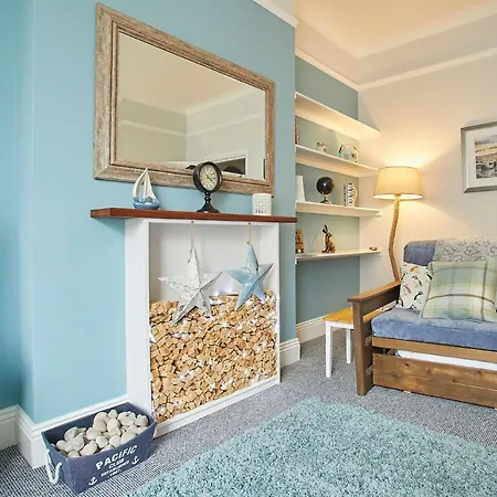 Apartment Host & - The First Port Of Call